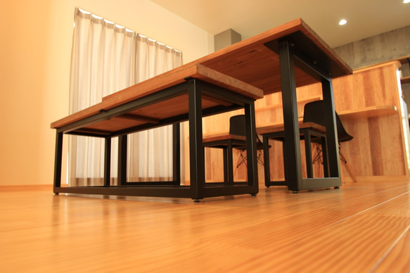 【送料無料】ダイニングテーブル　無垢材　杉　アイアン家具 3枚目の画像