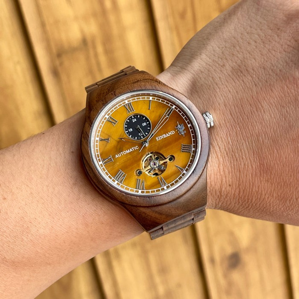 EINBAND Kaiser Tiger eye & Walnut 46mm 自動巻木製腕時計【初回限定生産】 4枚目の画像