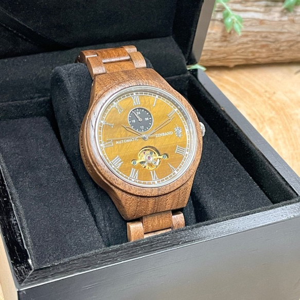 EINBAND Kaiser Tiger eye & Walnut 46mm 自動巻木製腕時計【初回限定生産】 6枚目の画像