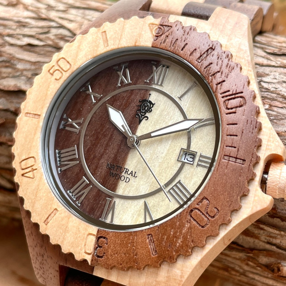【木製腕時計】EINBAND Meer ダイバーウォッチ 木の時計 天然ウッド クルミ＆メイプル【42mm】 2枚目の画像