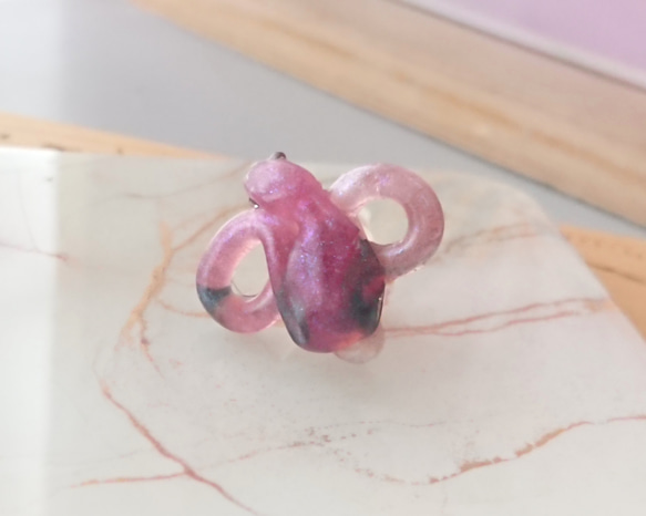 【イヤカフ】小毒蛇の耳飾り ｰ朱紫ｰ 2枚目の画像