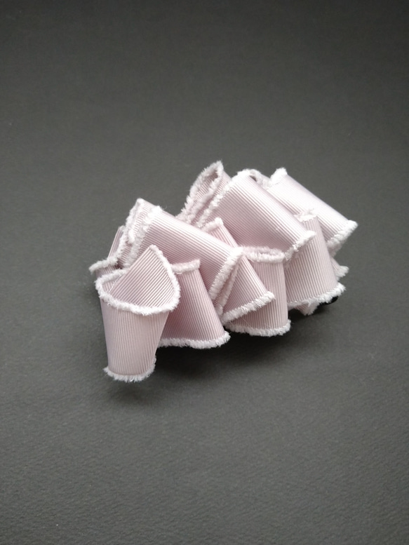 折り重なるグログラン　フリンジグレー&パール 5枚目の画像
