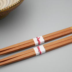 【アウトレット】けやきの箸２膳　先が浮いた木の箸　２4ｃｍ　ペア箸にも 1枚目の画像