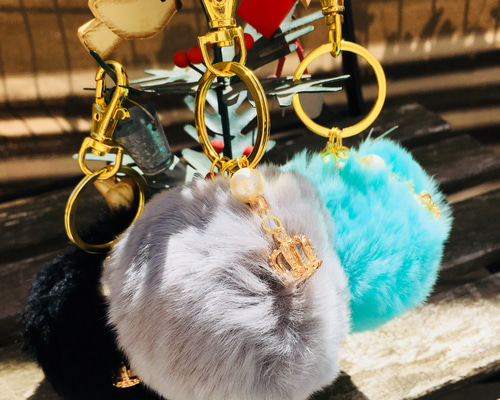 No.121刻印ෆ‪デザインチャームwithリアルラビットファー ZIYMU ジーム] ラビットファー バッグチャーム うさぎ クロス チャーム