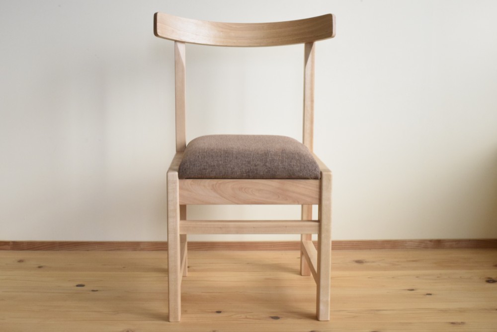 北海道産カバ桜のダイニングチェアー　ファブリック（T7468） 38,800円