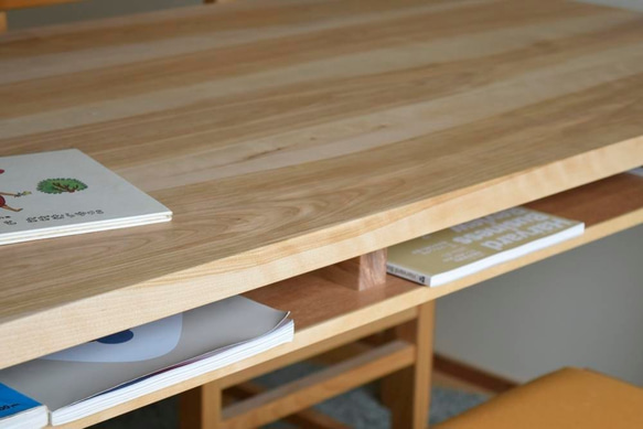 カバ桜　棚付きダイニングテーブル　W140 5枚目の画像