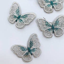 4枚【eb2-3-S】 刺繍 　蝶々パーツ　オーガンジー レース シルバー 3枚目の画像