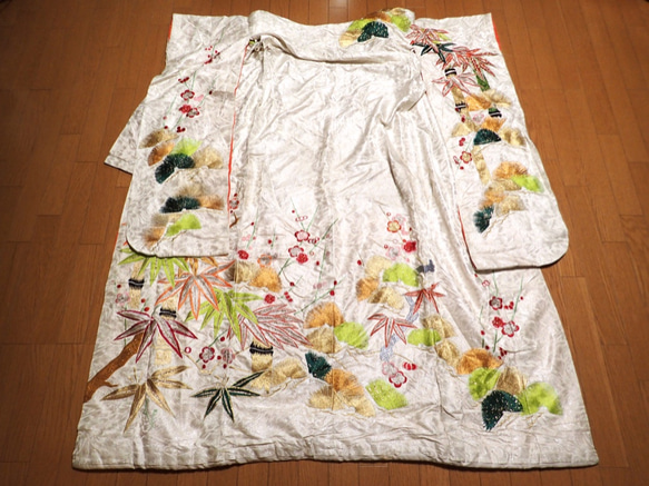受注制作 ✳︎１点物 ✳︎ アンティーク  総刺繍 打掛 着物リメイク   ウェディングドレス ワンピース  M/L 5枚目の画像