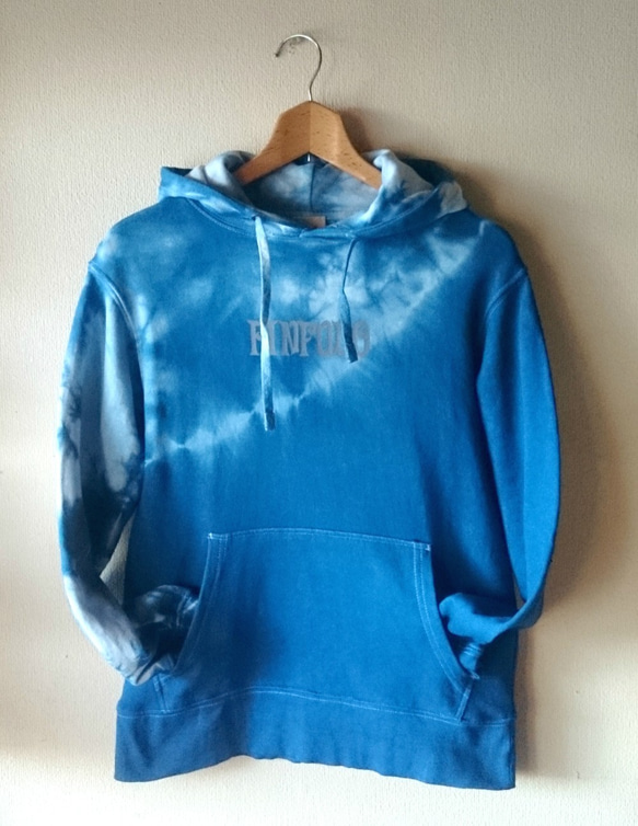 Indigo dyed diagonal hoodie /S 2枚目の画像