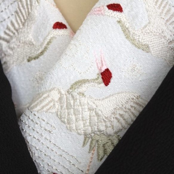 成人式結婚式に鶴と雲の吉祥文様刺繍半襟（純白に生成り鶴） 3枚目の画像