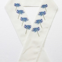 青色の彼岸花刺繍半襟（中央が明るい） 3枚目の画像