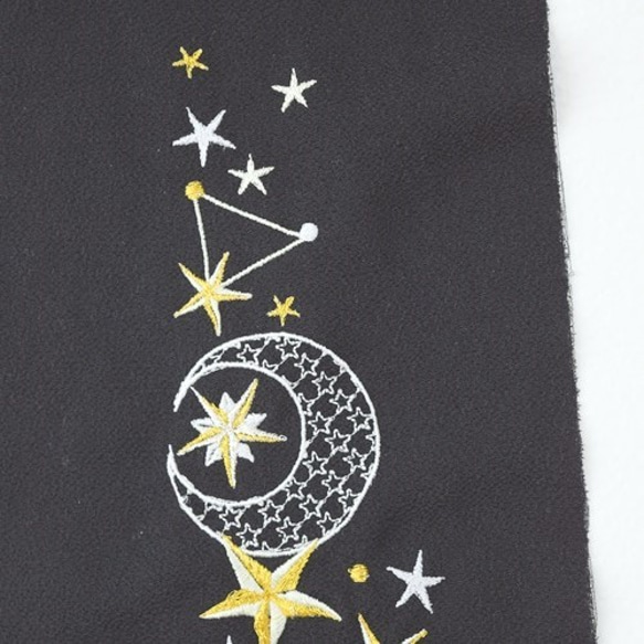 「星座柄刺繍半襟」～流星の輝き～金銀糸を使用しました 4枚目の画像