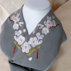桜の刺繍半衿 3枚目の画像
