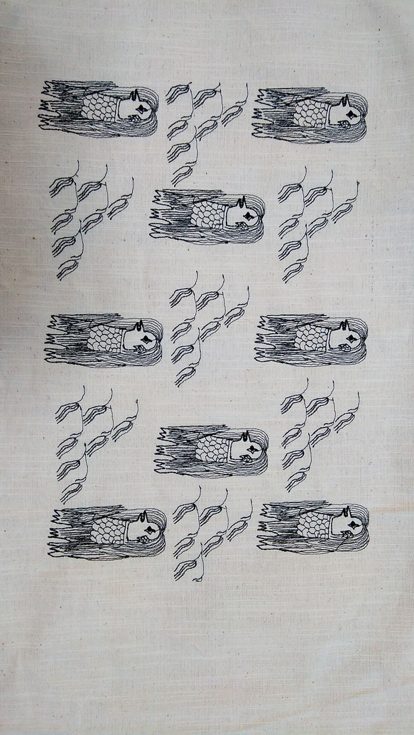 アマビエの刺繍生地　バック用厚手 1枚目の画像