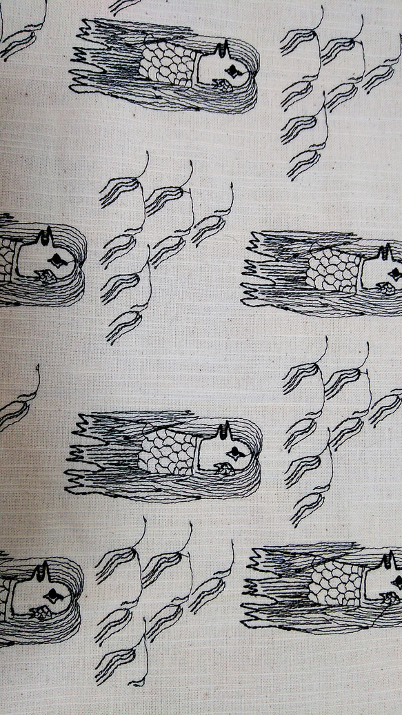 アマビエの刺繍生地　バック用厚手 4枚目の画像