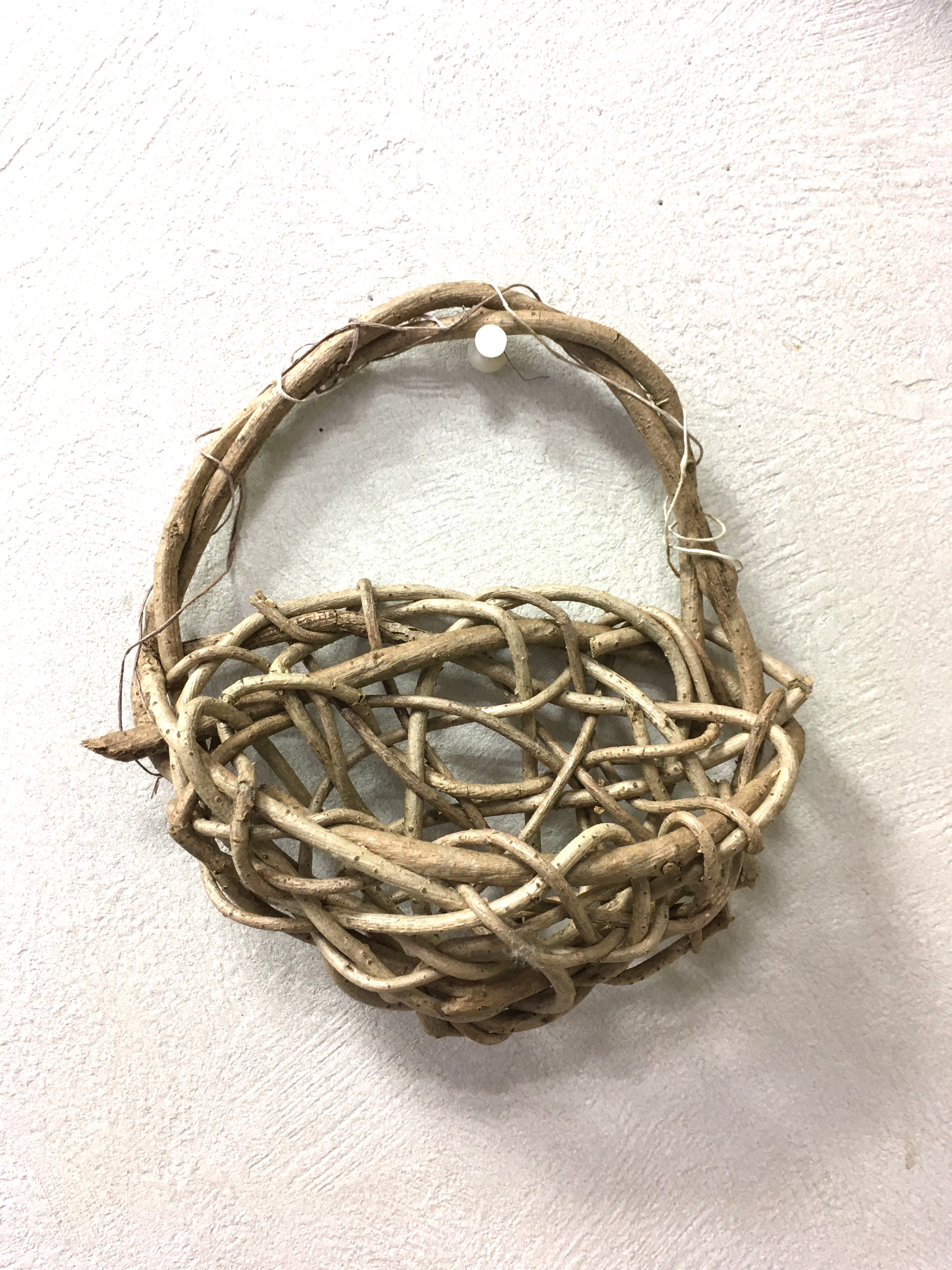 美品　蔓　編みカゴ　籠　手作り大ぶり編みカゴ　ディスプレイにぴったり　天然素材