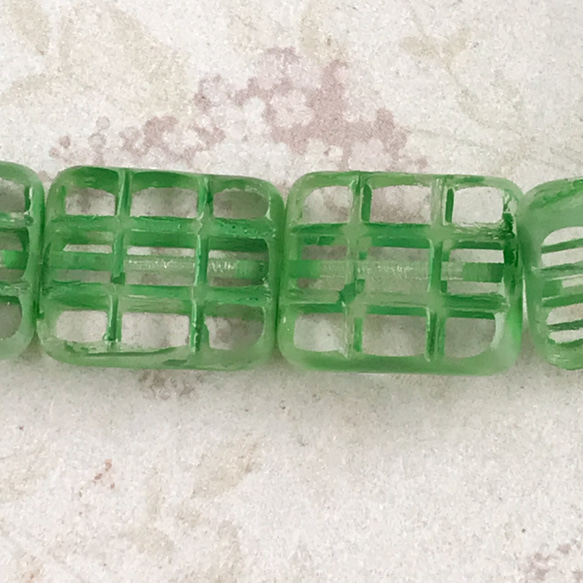 再販未定【15x13㍉ 4個】チェック柄長方形ビーズ＊green＊チェコビーズ＊四角＊ ビーズ la récolte チェコビーズ 通販