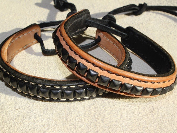 Studs Leather Bracelet 1枚目の画像