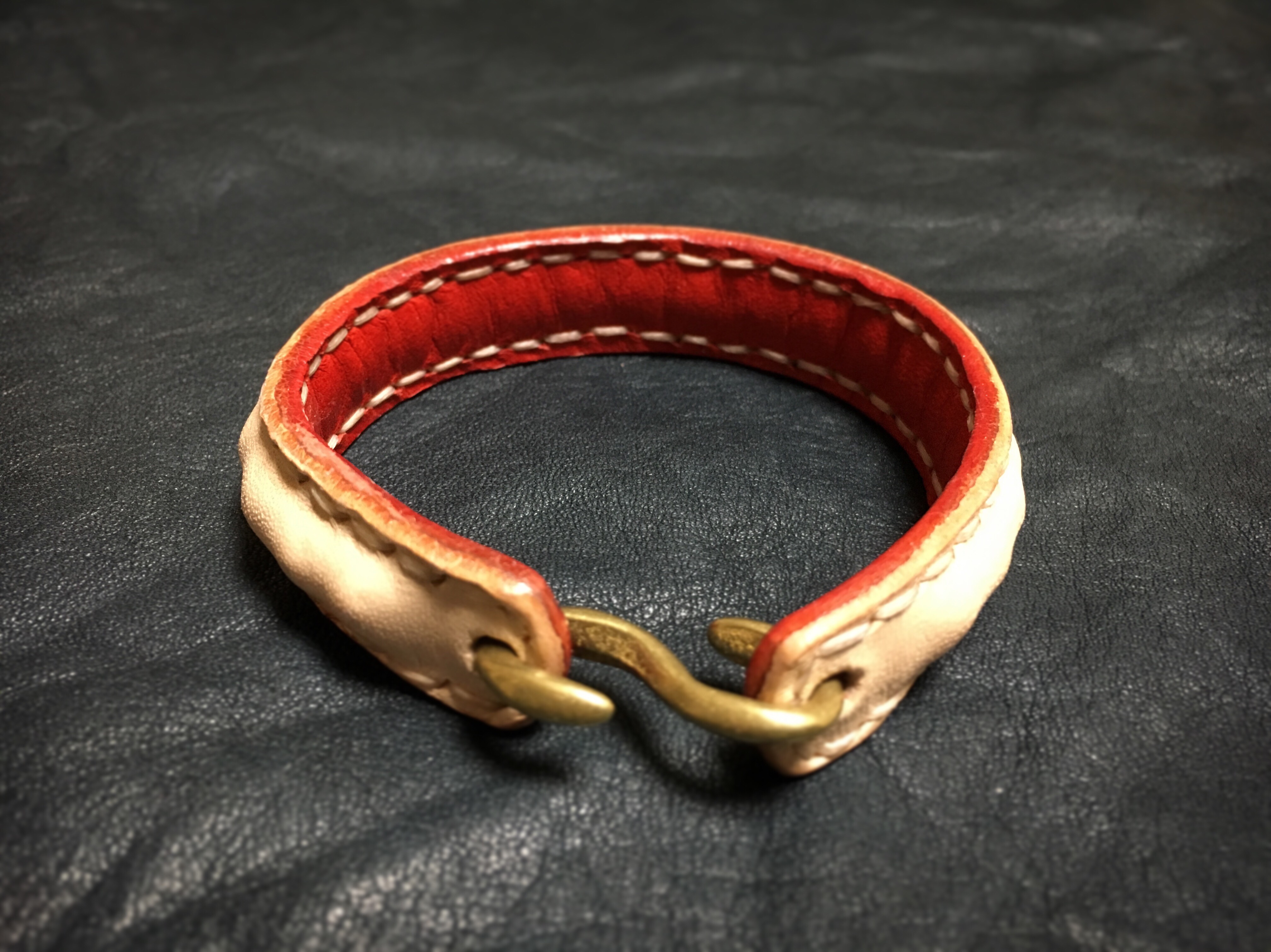 S.L.T.S. Sフックレザーブレスレット