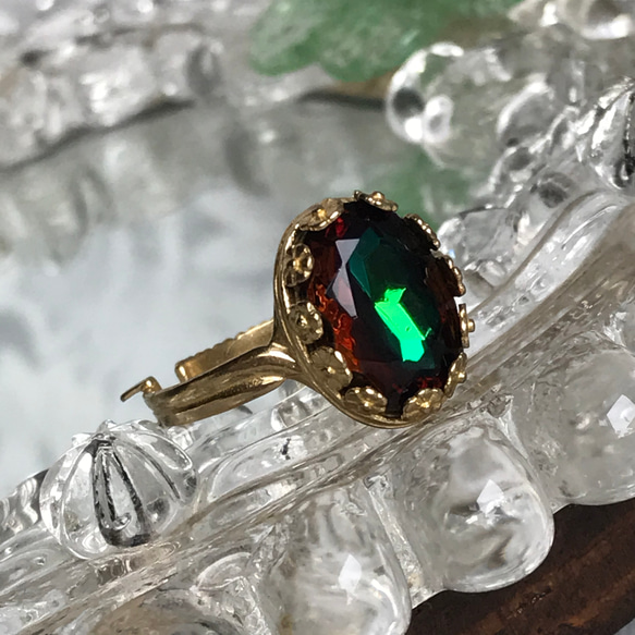 Brown と Green の vintage ガラス ring （8~18号・ゴールドカラー） 3枚目の画像