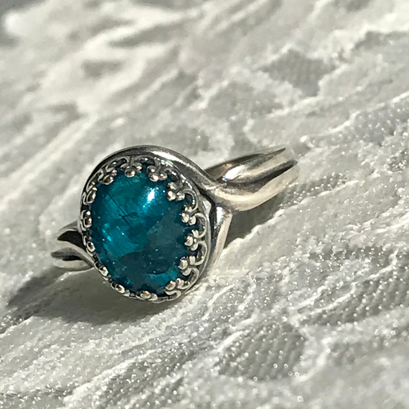 ネオンブルー アパタイト ring (SV925可能・銀古美フリーサイズ) 3枚目の画像