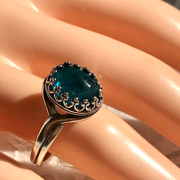ネオンブルー アパタイト ring (SV925可能・銀古美フリーサイズ) 4枚目の画像