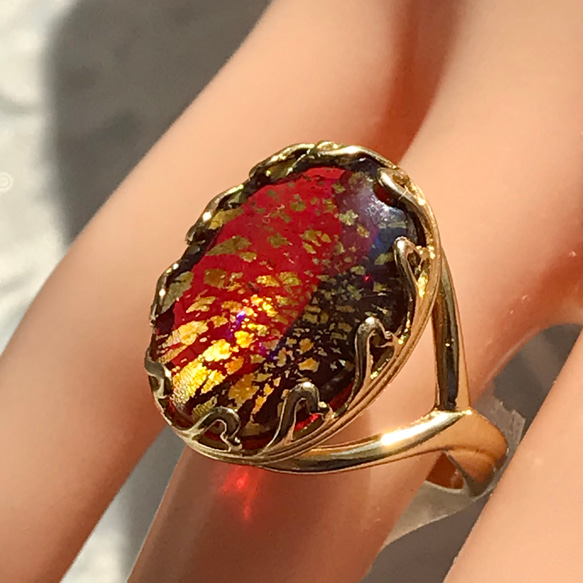 ブルーシラー・・Redオパール vintage glass ring（フリーサイズ・ハートベゼル） 3枚目の画像