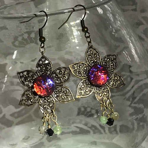 【上品】 ドラゴンズブレス vintage 花のピアス アンティーク調 glass その他