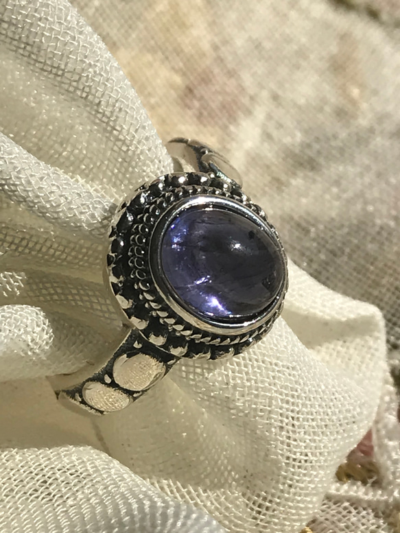 SV925 宝石質アイオライト ring(銀古美カラー・フリーサイズ) 1枚目の画像