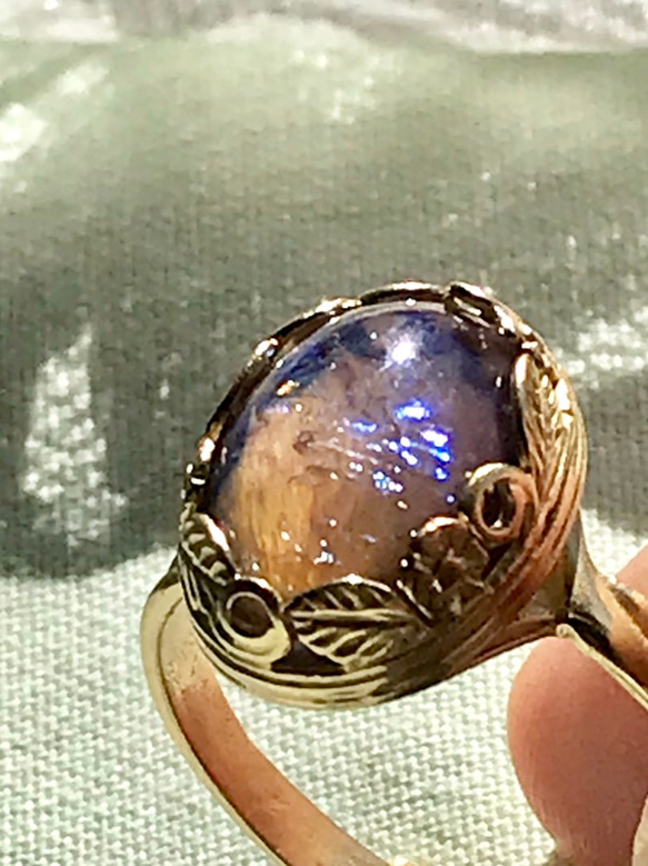 華とリーフのタンザナイト ドラゴンズブレス ring（７～１７号・ゴールド色） 2枚目の画像