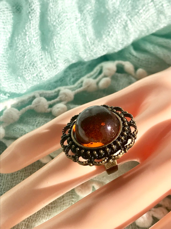 1950年代 琥珀色グロウイング vintageガラス ring（１０号～） 5枚目の画像