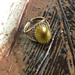 ラスト1点・・オリーブムーンストーン vintage glass ring（フリーサイズ） 2枚目の画像