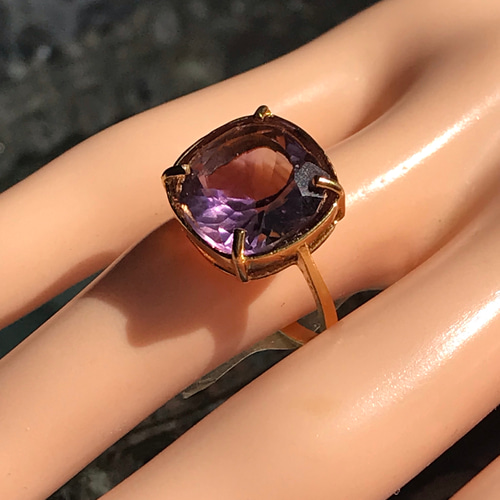 ライトパープル・・2月誕生石 アメジスト スクエア ring ライトパープル・・2月誕生石 アメジスト スクエア ring