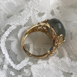 大粒の神秘の石・・ラブラドライト  ring（フリーサイズ・クローバーリーフ） 8枚目の画像