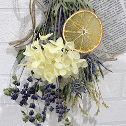 イエロー紫陽花のスワッグ  〜プリザーブドフラワー 花束〜ナチュラル 2枚目の画像