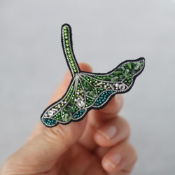 煌く蓮の葉　ビーズ刺繍　リーフブローチ 3枚目の画像