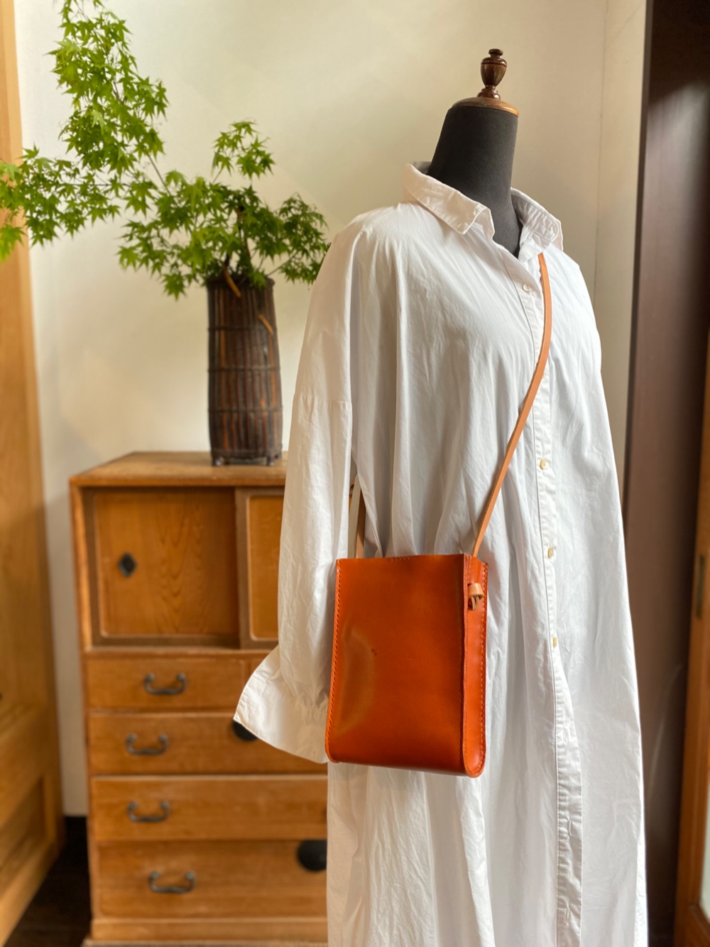 カッチリしたレザーポシェット　橙