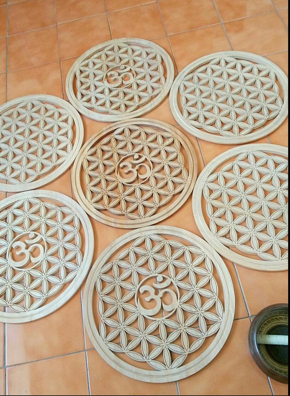 Flower of life wood carving 第1張的照片