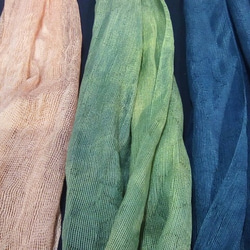 紗織のショール　富岡の絹　天然染色　藍染め 3枚目の画像