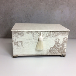 フランス布 トワルジュイ の カルトナージュ 小さめの裁縫箱 猫脚付き 5枚目の画像