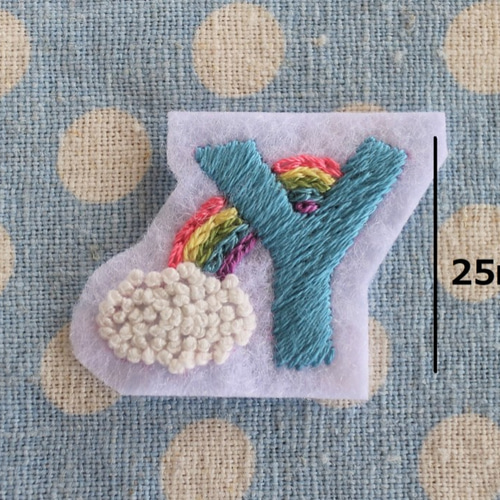 手刺繍*アルファベット*ワッペン*虹&雲*Y (turquoise 手刺繍*アルファベット*ワッペン*虹&雲*Y (turquoise