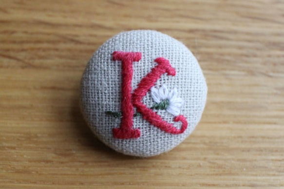 手刺繍＊アルファベット＊くるみボタン K ボタン chai&stroll 通販