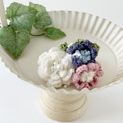 お花のブローチ 1枚目の画像