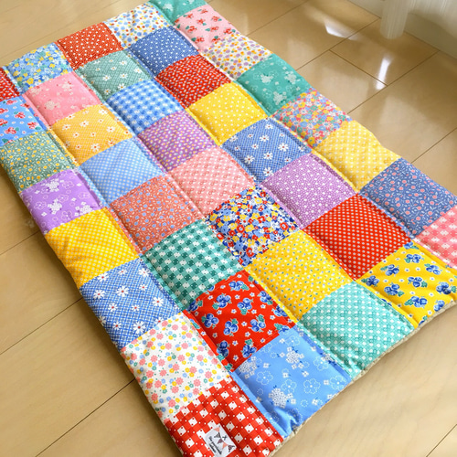 53cm×88cm 四角つなぎのパッチワークマルチマット kukka146