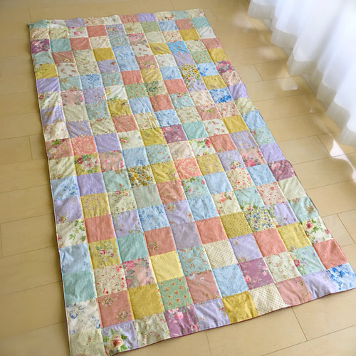 送料無料】 * ラプセニ * 111cm×196cm 四角つなぎのパッチワーク