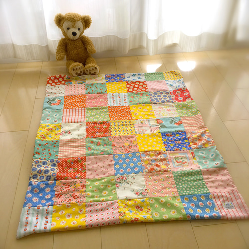 卵かけごはん 四角つなぎのパッチワークマット もめん古布 2点 ラプセニ * 77cm×99cm 四角つなぎのパッチワーク 6重ガーゼケット