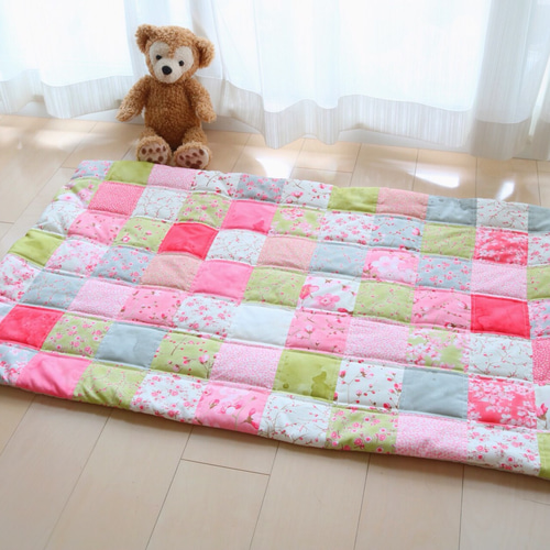 M様オーダー品】四角つなぎのパッチワークマット 75cm