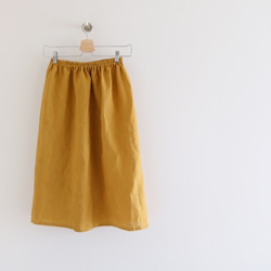 【 受注生産／送料込 】リネン100%　ラプセニのギャザースカート（color：マスタード） 2枚目の画像