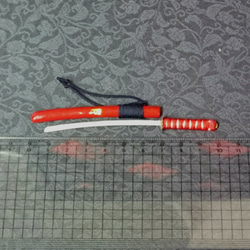 オビツ11 刀 (ノンスケール) 赤鞘 紺下げ緒 2枚目の画像