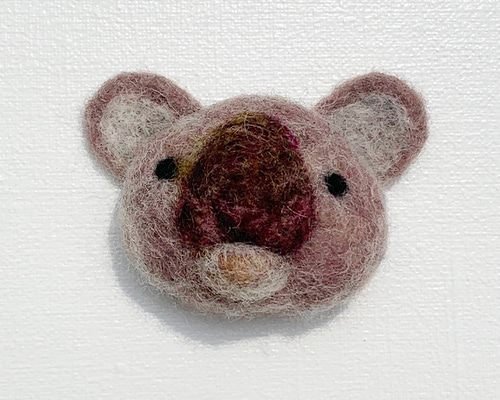 羊毛フェルト動物ブローチ-コアラ- 羊毛フェルト RIE Ikeda 通販
